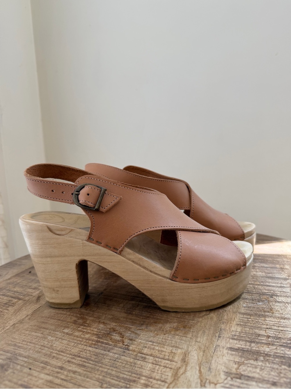 No.6 Platform Crossover Clog